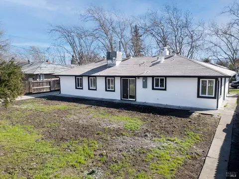 720 Utah St, Fairfield, CA 94533 photo 3