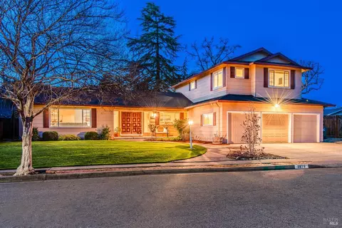 3879 Lanewood Way, Santa Rosa, CA 95404
