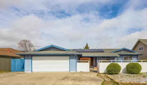 2858 Calaveras Dr, Fairfield, CA 94534