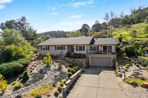 445 Oak Vista Dr, Santa Rosa, CA 95409