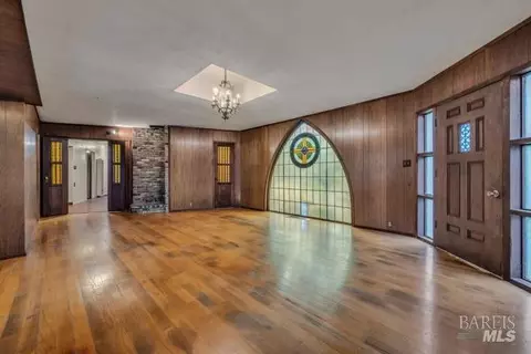 1055 Partrick Rd, Napa, CA 94558