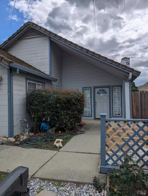 881 New Bedford Pl, Fairfield, CA 94533