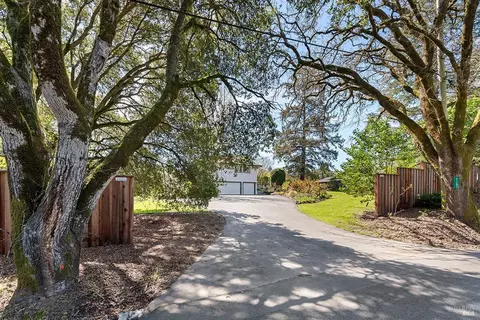 7151 E Hurlbut Ave, Sebastopol, CA 95472