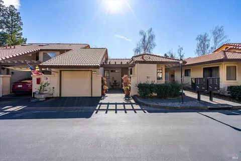15 Fountain Grove Cir, Napa, CA 94558