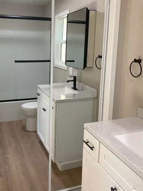 Bath - 680 N State St, Ukiah, CA 95482 photo 2 of 4