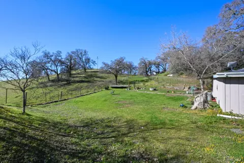 Exterior - 32400 Pine Mountain Rd, Cloverdale, CA 95425 photo 8 of 13