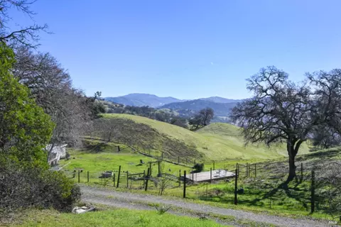 Exterior - 32400 Pine Mountain Rd, Cloverdale, CA 95425 photo 5 of 13
