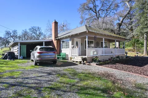 Exterior - 32400 Pine Mountain Rd, Cloverdale, CA 95425 photo 6 of 13
