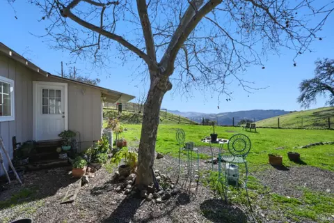 Exterior - 32400 Pine Mountain Rd, Cloverdale, CA 95425 photo 9 of 13