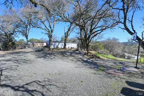 Exterior - 32400 Pine Mountain Rd, Cloverdale, CA 95425 photo 2 of 13