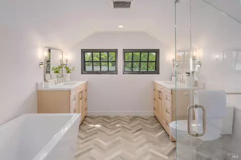 Bath - 623 2nd St E, Sonoma, CA 95476 photo 2 of 2