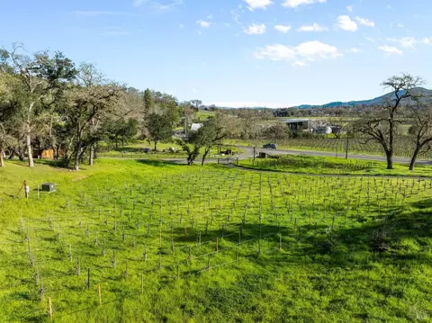 13 Bournemouth Rd, Saint Helena, CA 94574