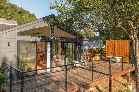 817 Benjamin Way, Healdsburg, CA 95448