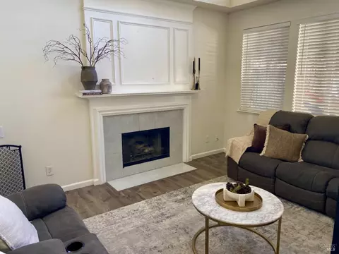 Living - 582 Mural Ln, Fairfield, CA 94534 photo 1 of 5