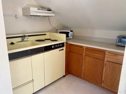 Kitchen - 582 Mural Ln, Fairfield, CA 94534 photo 5 of 5