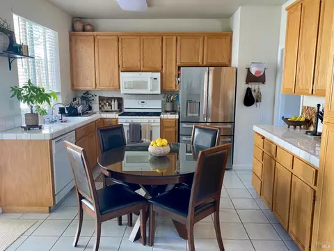 Kitchen - 582 Mural Ln, Fairfield, CA 94534 photo 1 of 5