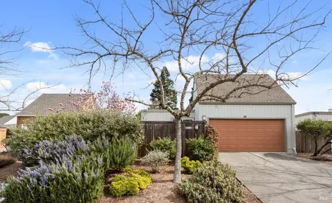 339 Buttercup Ct, Sonoma, CA 95476