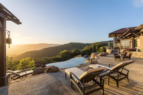 17489 Mallard Dr, Sonoma, CA 95476