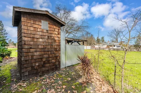 1415 Forestview Dr, Santa Rosa, CA 95401 photo 6