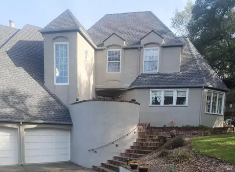4709 Woodview Dr, Santa Rosa, CA 95405