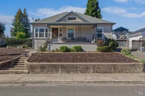 613 Prince Ave, Healdsburg, CA 95448