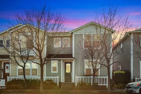 920 Aston Ave, Santa Rosa, CA 95404