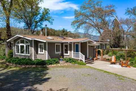 2290 Meadow Dr, Redwood Valley, CA 95470
