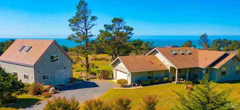 46750 Iversen Rd, Gualala, CA 95445