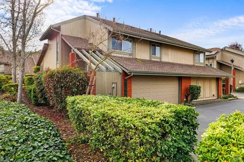 3011 Aurora Ct, Santa Rosa, CA 95405