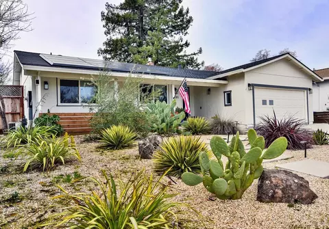 19281 Junipero Serra Dr, Sonoma, CA 95476