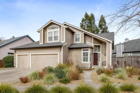 2363 Red Oak Dr, Santa Rosa, CA 95403