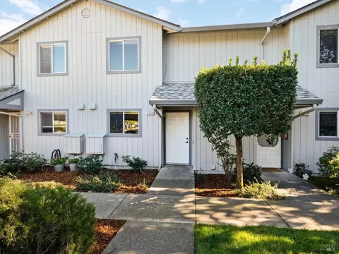 213 Elbridge Ave #C, Cloverdale, CA 95425