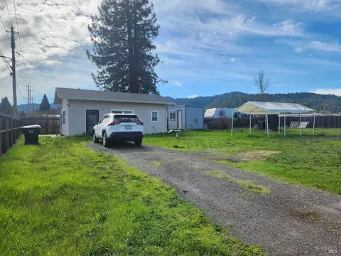 103 Franklin Ave, Willits, CA 95490 photo 3