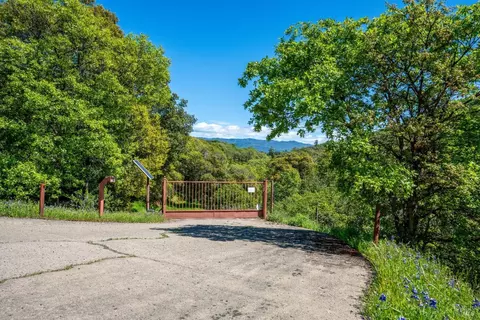 1675 Low Gap Rd, Ukiah, CA 95482 photo 3