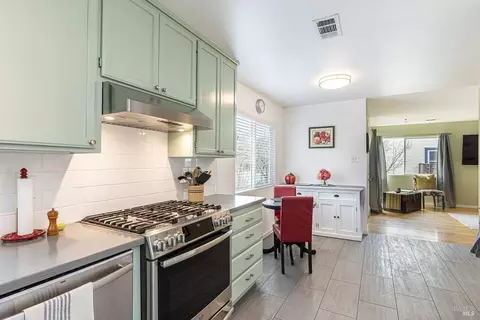 1715 Wright St, Santa Rosa, CA 95404 photo 11