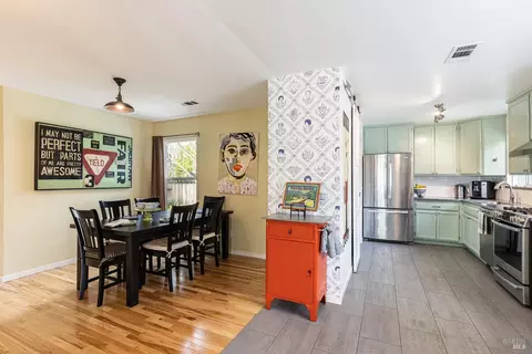 1715 Wright St, Santa Rosa, CA 95404 photo 2