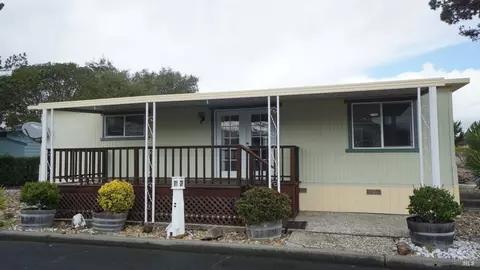 66 Somerset Dr, Santa Rosa, CA 95401