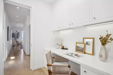 Entry Way - 251 Perry St, Mill Valley, CA 94941 photo 2 of 2