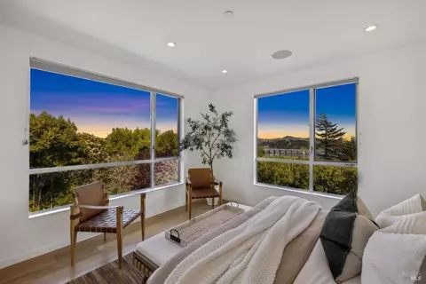 Bedroom - 251 Perry St, Mill Valley, CA 94941 photo 1 of 7