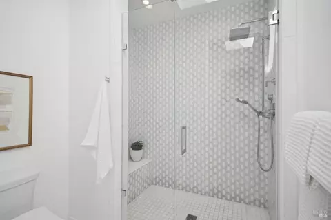 Bath - 251 Perry St, Mill Valley, CA 94941 photo 3 of 4