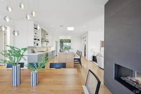 Dining - 251 Perry St, Mill Valley, CA 94941 photo 2 of 7