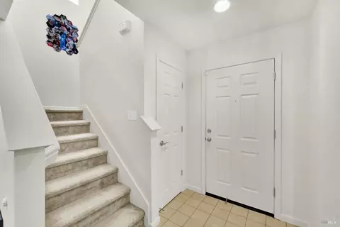 Entry Way - 3143 Puffin Cir, Fairfield, CA 94533 photo 6 of 14