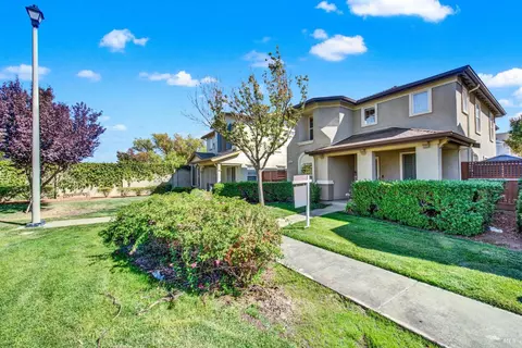 Exterior - 3143 Puffin Cir, Fairfield, CA 94533 photo 3 of 20