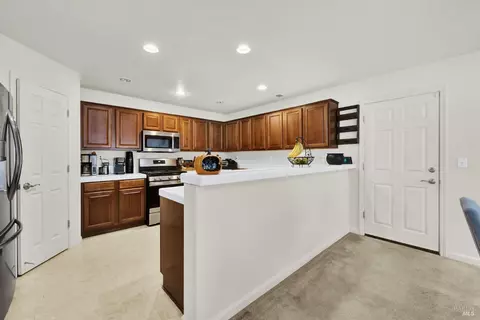 Kitchen - 3143 Puffin Cir, Fairfield, CA 94533 photo 2 of 10