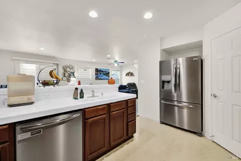 Kitchen - 3143 Puffin Cir, Fairfield, CA 94533 photo 8 of 10