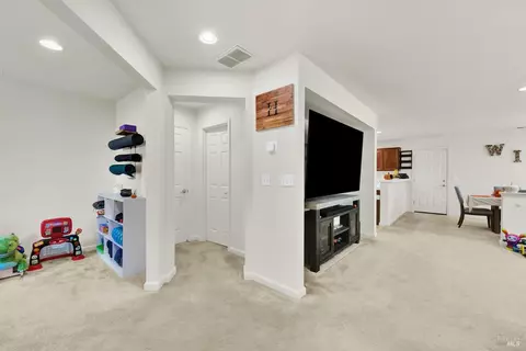 Entry Way - 3143 Puffin Cir, Fairfield, CA 94533 photo 2 of 14