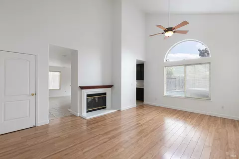145 Tyson Ct, Napa, CA 94558 photo 2