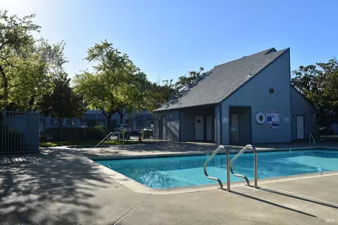117 Elbridge Ave #E, Cloverdale, CA 95425 photo 4