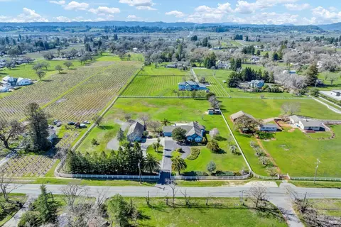 1633 Willowside Rd, Santa Rosa, CA 95401 photo 4