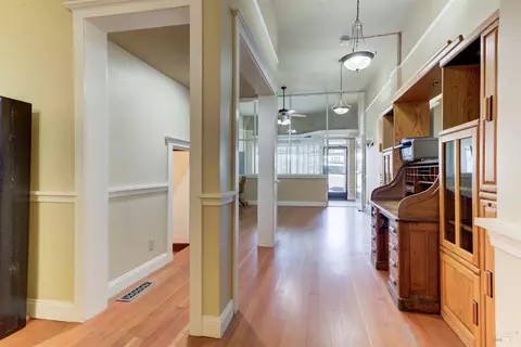 Entry Way - 1713 Sonoma Blvd, Vallejo, CA 94590 photo 3 of 4